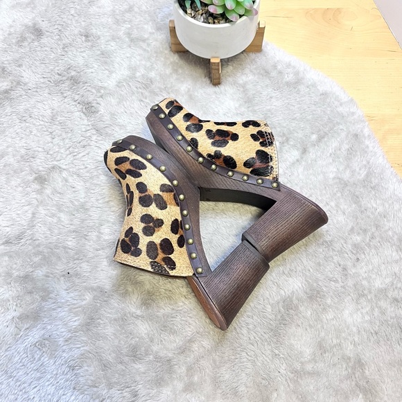 *Penelope Chilvers  | Leopard Print Pony Mid Heel Clogs from Anthropologie Sz 6 - Picture 3 of 15